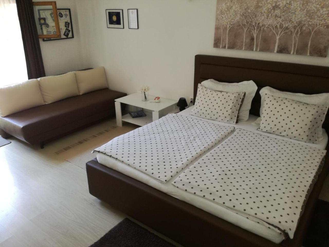 Guesthouse Coco Славонський Брод Екстер'єр фото
