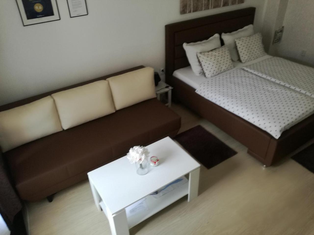 Guesthouse Coco Славонський Брод Екстер'єр фото